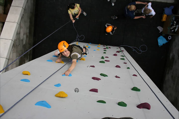 Climbing wall